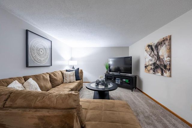 1317 Oak AVENUE N, Onalaska, WI 54650