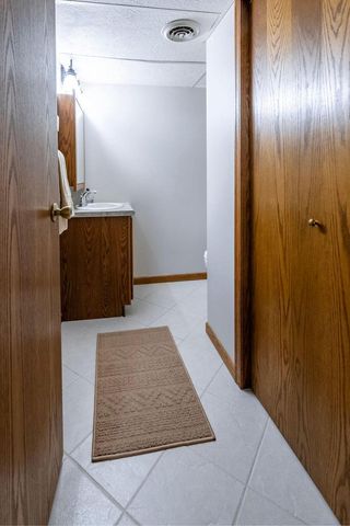 1317 Oak AVENUE N, Onalaska, WI 54650