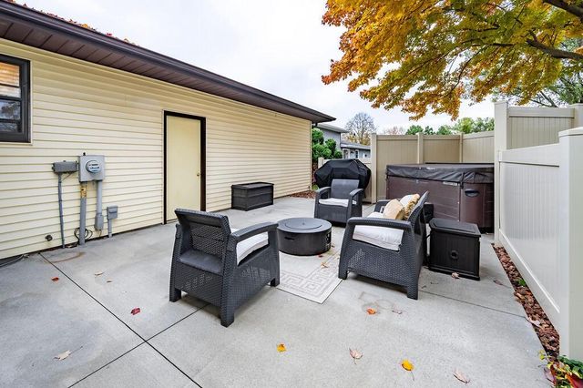 1317 Oak AVENUE N, Onalaska, WI 54650