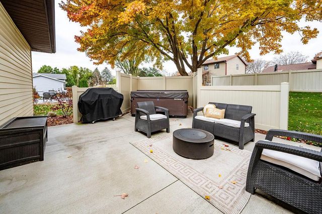 1317 Oak AVENUE N, Onalaska, WI 54650