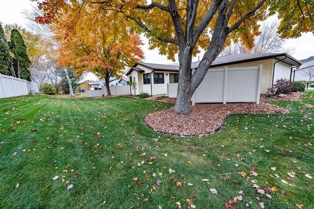 1317 Oak AVENUE N, Onalaska, WI 54650