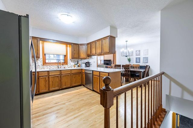 1317 Oak AVENUE N, Onalaska, WI 54650