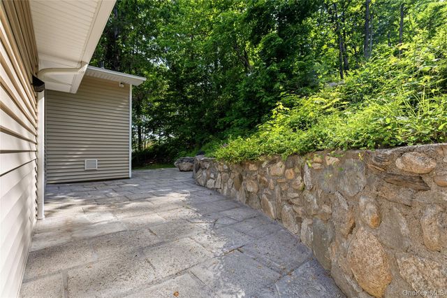 1839 Allan Court, Yorktown Heights, NY 10598