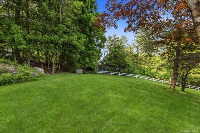 1839 Allan Court, Yorktown Heights, NY 10598