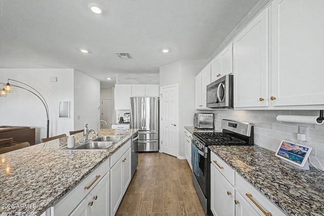3295 E REBEL Lane, San Tan Valley, AZ 85143
