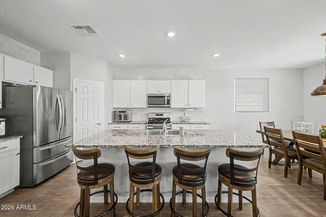 3295 E REBEL Lane, San Tan Valley, AZ 85143