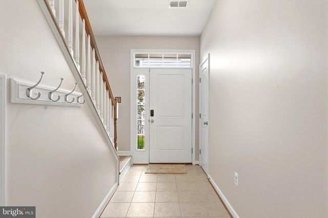 27 STEEPLECHASE DR, La Plata, MD 20646