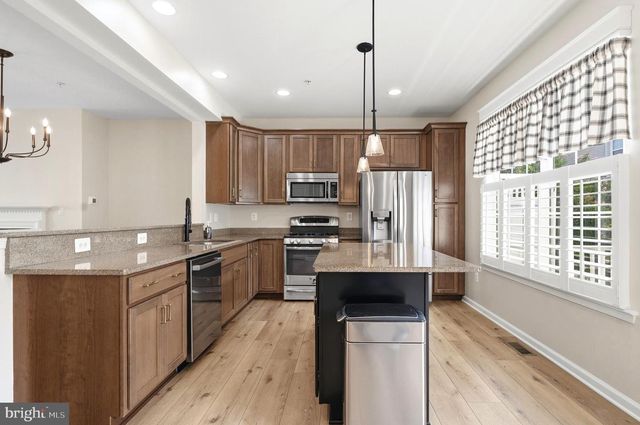 27 STEEPLECHASE DR, La Plata, MD 20646