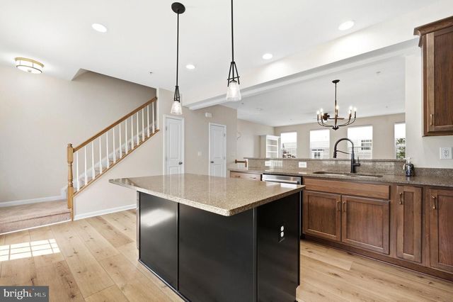 27 STEEPLECHASE DR, La Plata, MD 20646