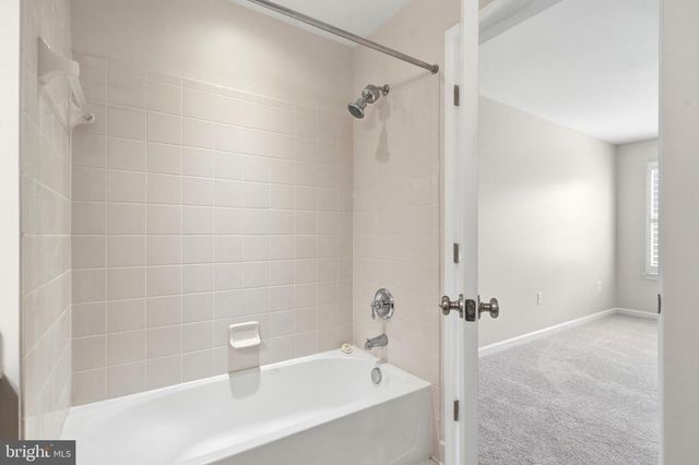 27 STEEPLECHASE DR, La Plata, MD 20646
