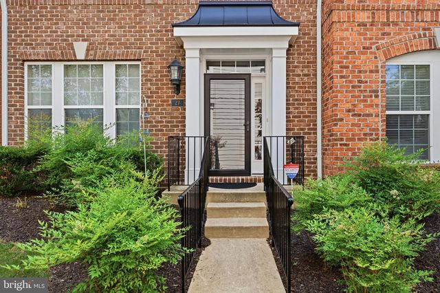 27 STEEPLECHASE DR, La Plata, MD 20646