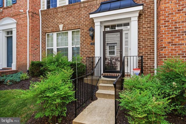 27 STEEPLECHASE DR, La Plata, MD 20646