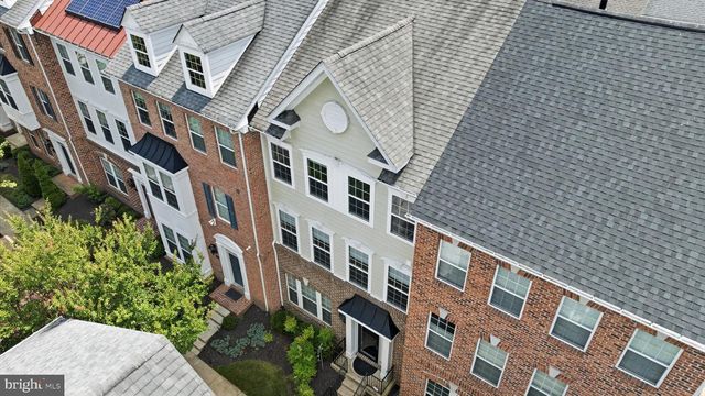 27 STEEPLECHASE DR, La Plata, MD 20646
