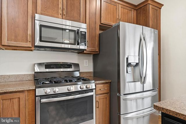 27 STEEPLECHASE DR, La Plata, MD 20646