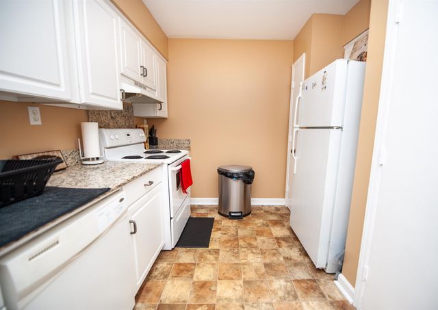 1470 Dover Road, Spartanburg, SC 29301