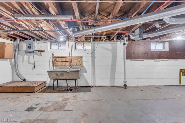 2303 Tuxedo Avenue, Parma, OH 44134