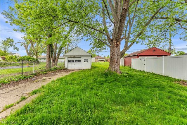 2303 Tuxedo Avenue, Parma, OH 44134