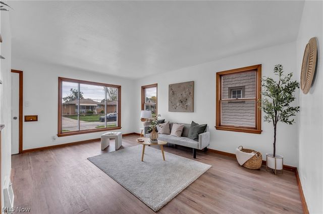 2303 Tuxedo Avenue, Parma, OH 44134