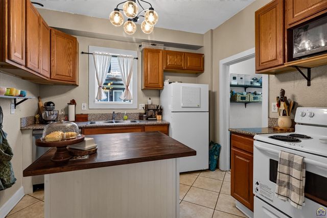 1228 SW Garfield AVE, Topeka, KS 66604
