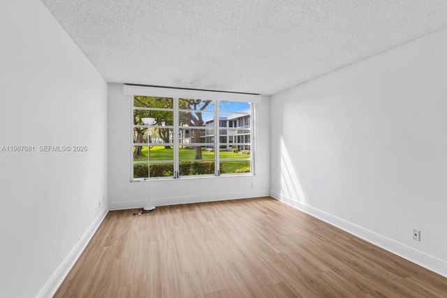 4280 Oaks Terrace 102, Pompano Beach, FL 33069