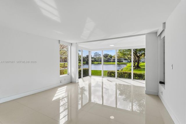4280 Oaks Terrace 102, Pompano Beach, FL 33069