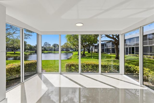 4280 Oaks Terrace 102, Pompano Beach, FL 33069