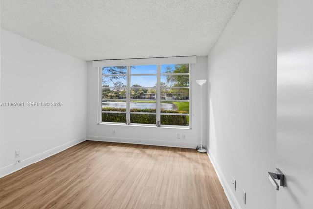 4280 Oaks Terrace 102, Pompano Beach, FL 33069