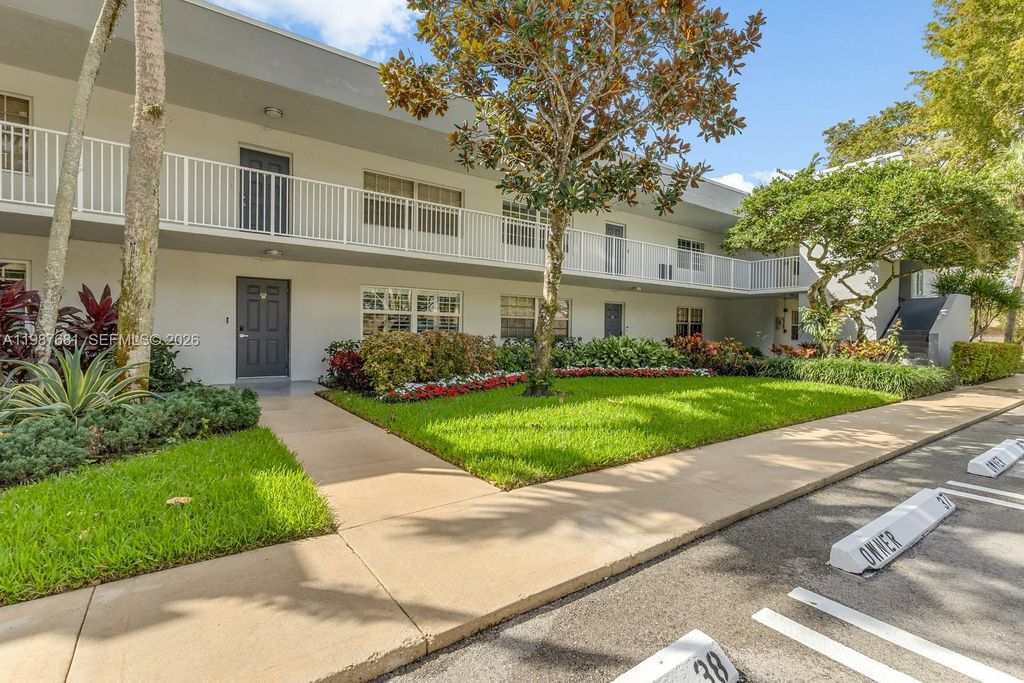 4280 Oaks Terrace 102, Pompano Beach, FL 33069