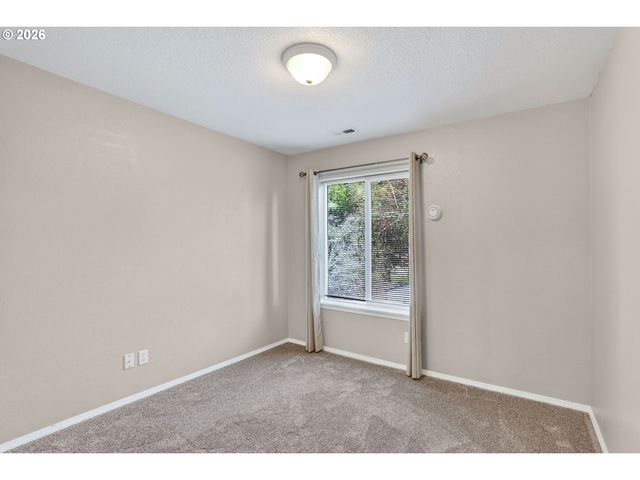 33985 Se DAVONA Dr, Scappoose, OR 97056