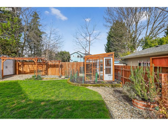 33985 Se DAVONA Dr, Scappoose, OR 97056