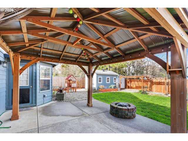 33985 Se DAVONA Dr, Scappoose, OR 97056