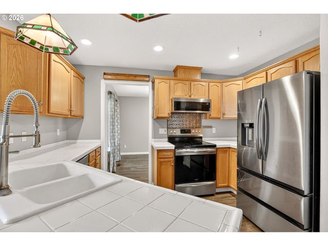 33985 Se DAVONA Dr, Scappoose, OR 97056