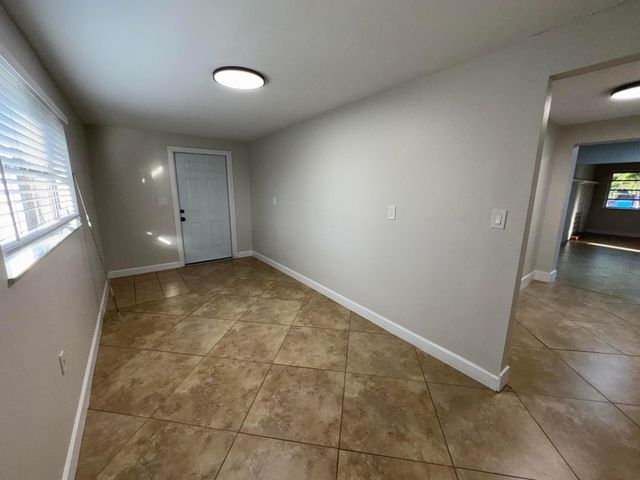 116 SE 3rd Avenue, Boynton Beach, FL 33435