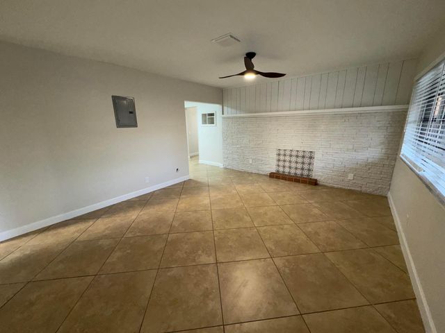 116 SE 3rd Avenue, Boynton Beach, FL 33435