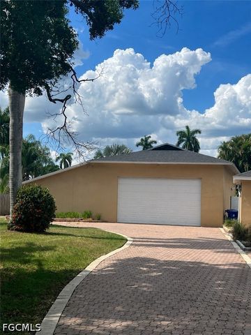 1357 Osceola DR, Fort Myers, FL 33901