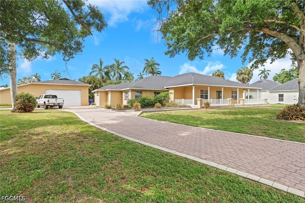 1357 Osceola DR, Fort Myers, FL 33901