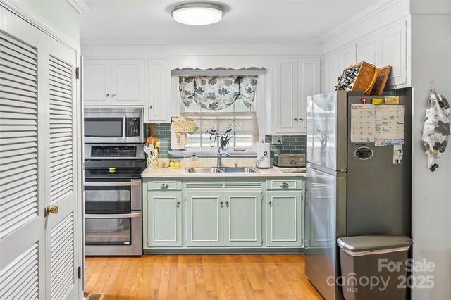 45 36th Avenue NW, Hickory, NC 28601