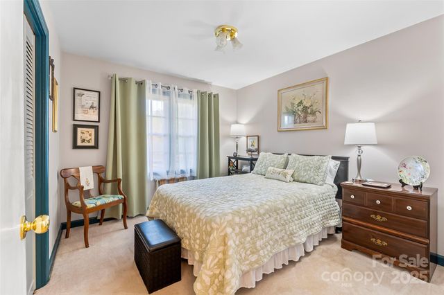 45 36th Avenue NW, Hickory, NC 28601