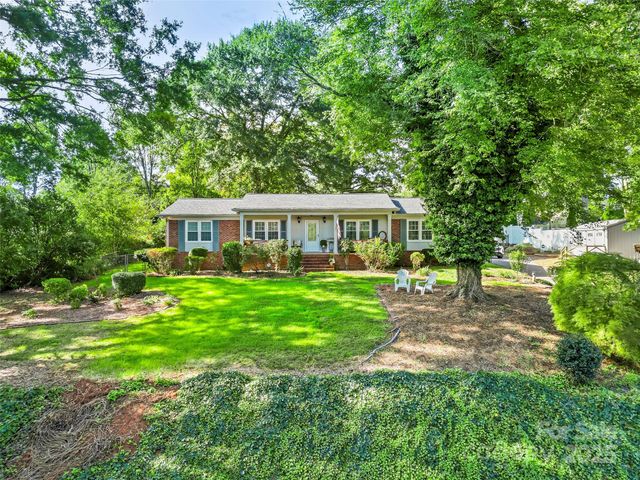 45 36th Avenue NW, Hickory, NC 28601