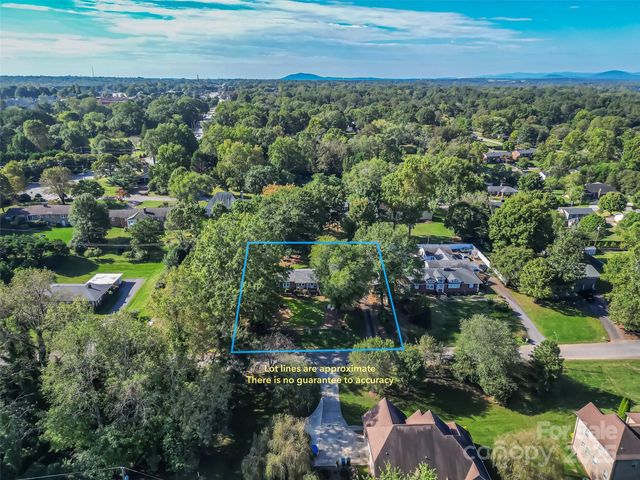 45 36th Avenue NW, Hickory, NC 28601