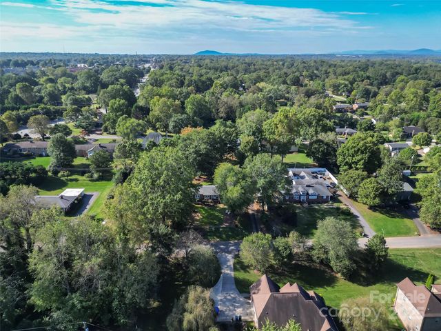 45 36th Avenue NW, Hickory, NC 28601