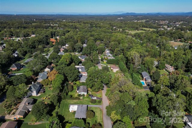 45 36th Avenue NW, Hickory, NC 28601