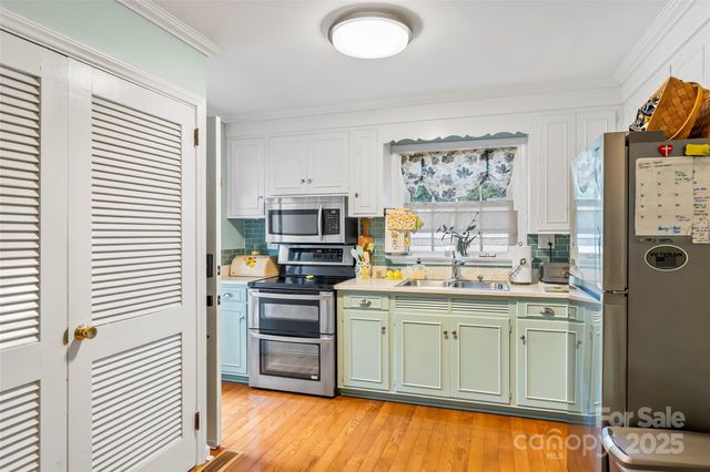 45 36th Avenue NW, Hickory, NC 28601