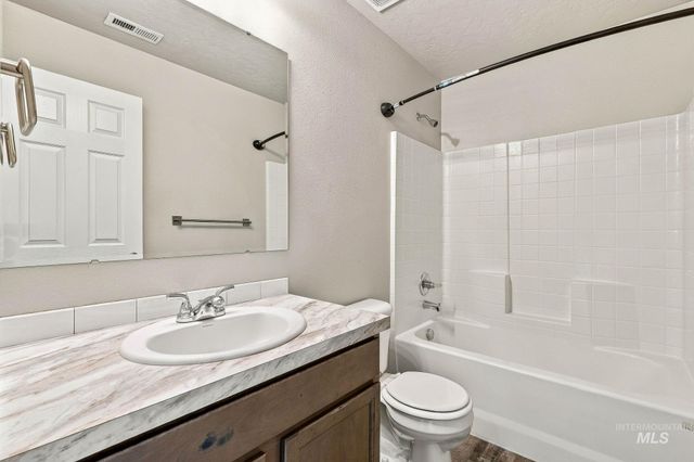 17796 E Pegram Way, Nampa, ID 83687
