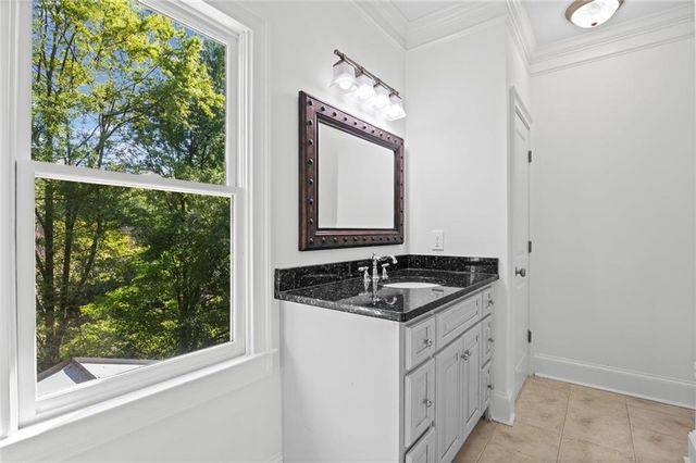 94 W Belle Isle Road, Atlanta, GA 30342