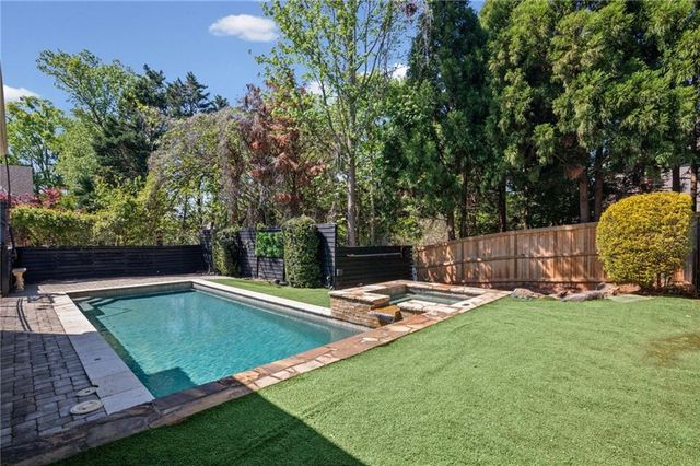 94 W Belle Isle Road, Atlanta, GA 30342