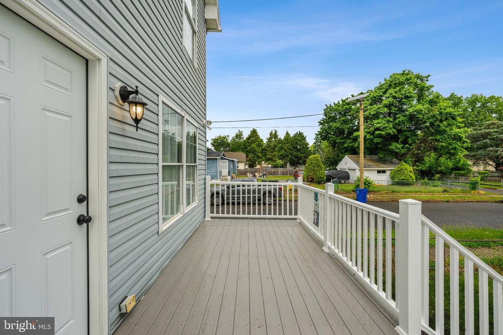 500 MAGNOLIA ST, BEVERLY, NJ 08010 — photo 4