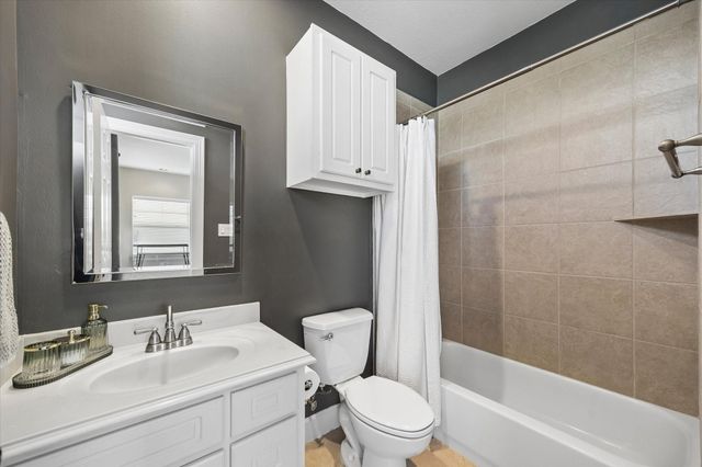 5111 Inker Street C, Houston, TX 77007