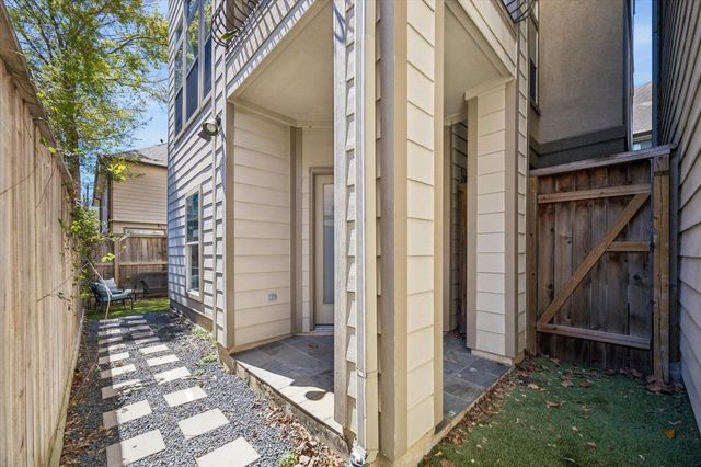 5111 Inker Street C, Houston, TX 77007