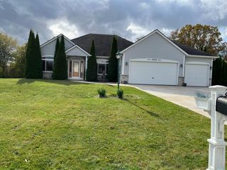 3231 E Lindy LANE, Oak Creek, WI 53154